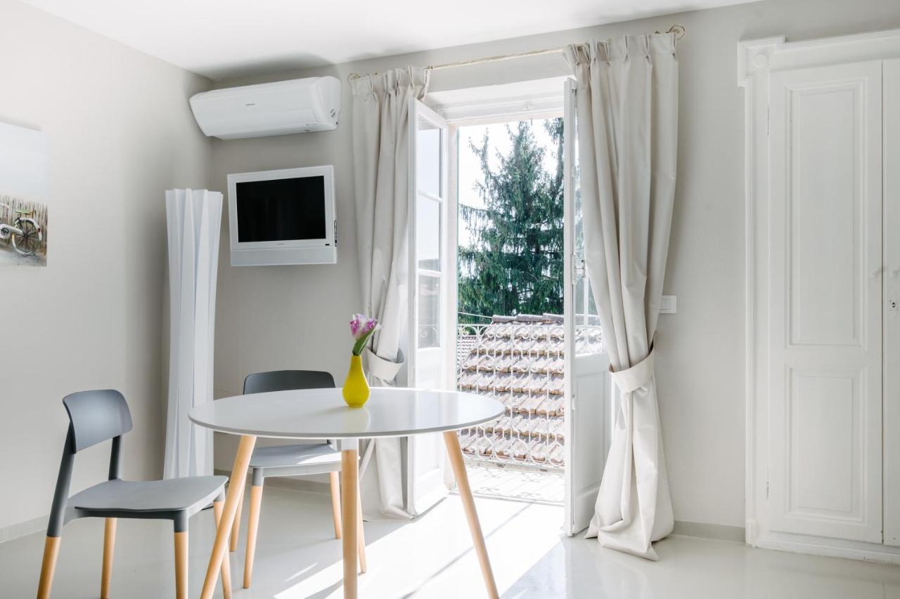 Charming Moment Di Villa Porta - Borgo Antico 루이노 외부 사진